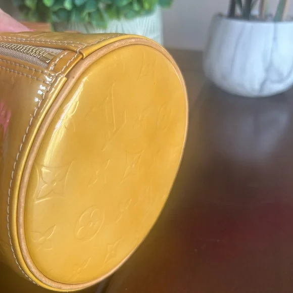 Louis Vuitton Monogram Vernis Papillon bag - Picture 12 of 17